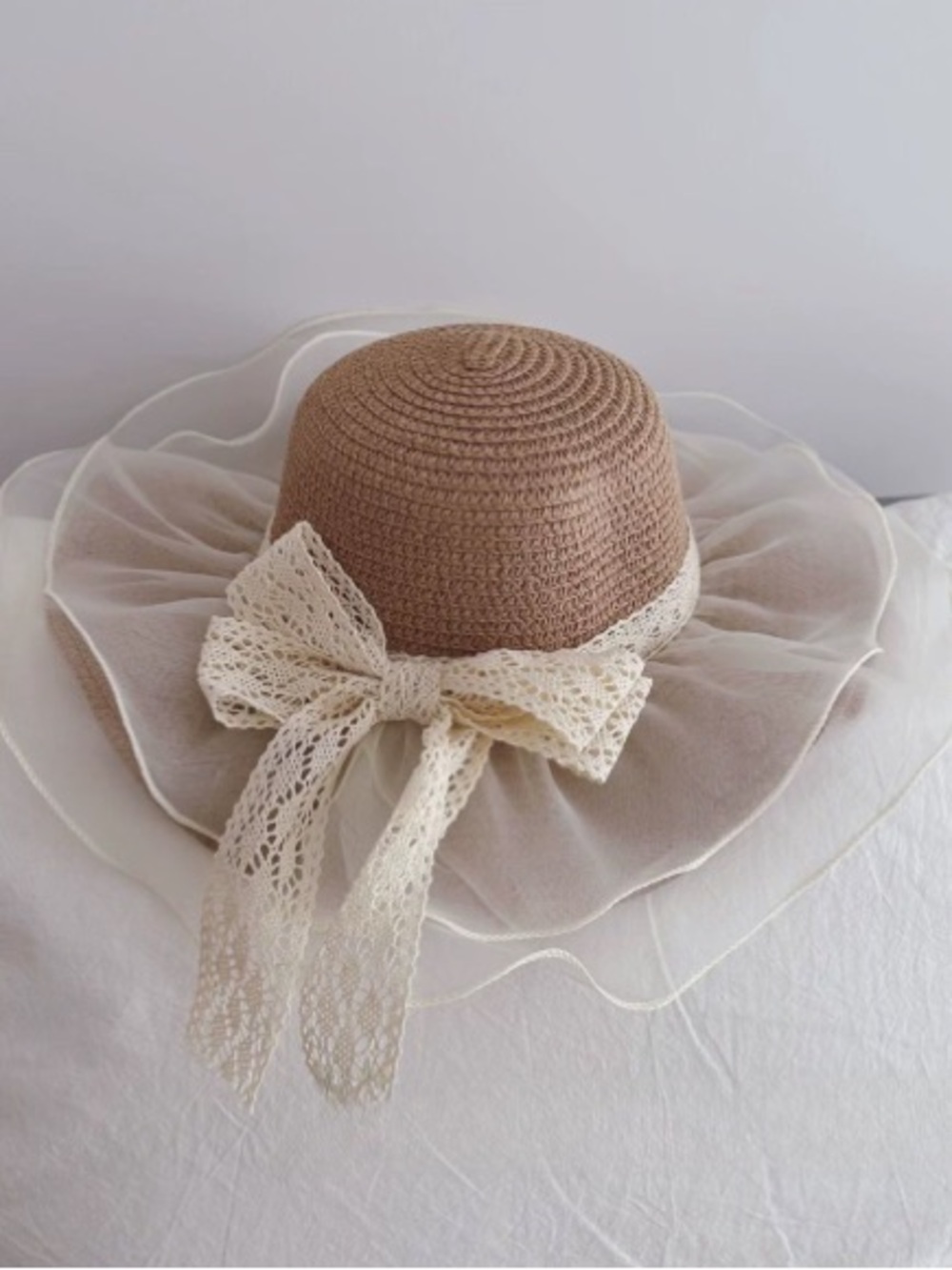 Women's Beige Straw Sun Hat with Cream Lace Bow